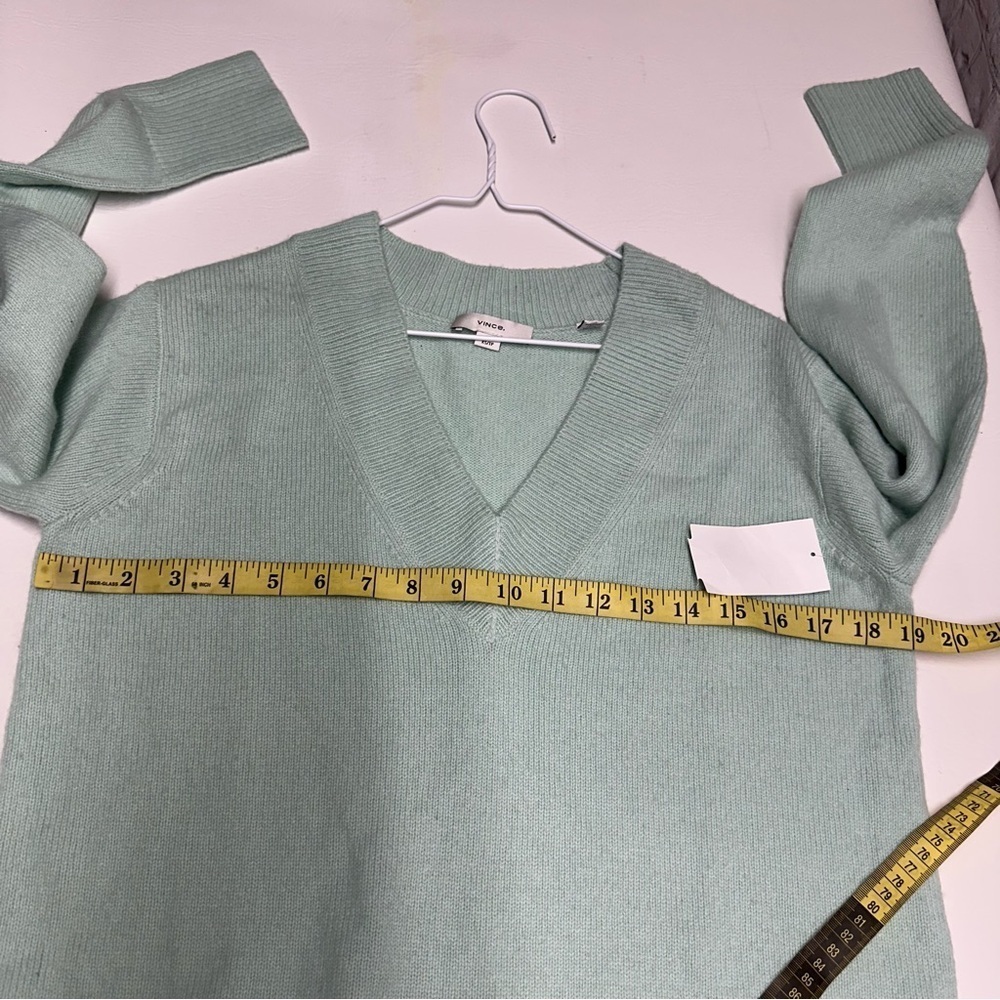 Vince Light Green V-Neck Women's Sweater wool/cashmere blend size XS - Picture 5 of 9